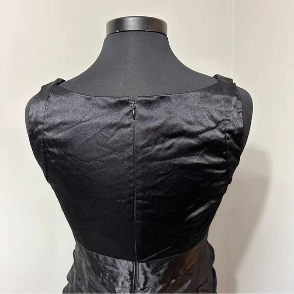 London Times Black Sleeveless Ruffled Dress in Size 10 - Picture 5 of 6